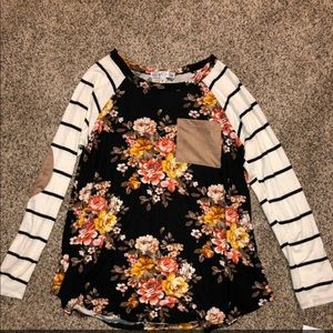 SUPER cute junior’s floral long sleeve!